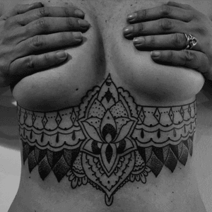 #usacredtatoo #tattoo #decorative #blackandgreytattoo #lotustattoo #LotoFlower 