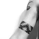 This is crazy! Looks simple from afar, then you see all the dot work and its fading and the lines. Wow #armband #geometric #squares #blackwork #blackandwhite #dotwork #linework 