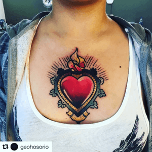 Artist: Geo Hosorio Piece: Sagrado Corazón (original) Estudio 184 Tattoo & Piercing #sagradocorazón #sacredheart #mexicocity #cdmx #chesttattoo 
