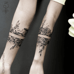 Bracelet Floral #tattoo #tattooartist #blackworktattoo 