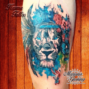 Watercolor lion with feathers and flowers #tattoo #marianagroning #karmatattoo #cdmx #MexicoCity #watercolor #watercolortattoo #watercolortattooartist #lion 