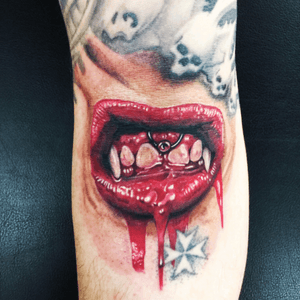 Tattoo by Floyd Varesi #floydvaresi #varrystattoo #tattoo #inkartist #ink #darkskull #swiss #sissach #tattoooftheday #tattoodo #skinartmag #tattooart #surrealismart #swissinkinsta #tattooneeds #cheyennetattooequipment #inkbooster #alphatattooink #blackandgrey #darkartists #tattooartist #lips #vampire #worldfamousink #hyperrealism #hyperrealistic 