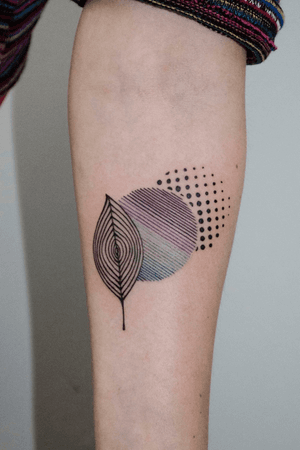 Design by Pedro Orfão/ Tattoo by Alfio tattoo!#texturas #ink #design #tattoodesign #tattoolife #dotwork #tattooargentina #dupla #leave