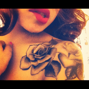 #roses #blackandgreytattoo 