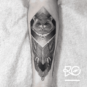 By RO. Robert Pavez • Owl III • Studio Nice Tattoo • Stockholm - Sweden 2016 • Please! Don't copy® • #engraving #dotwork #etching #dot #linework #geometric #ro #blackwork #blackworktattoo #blackandgrey #black #tattoo 