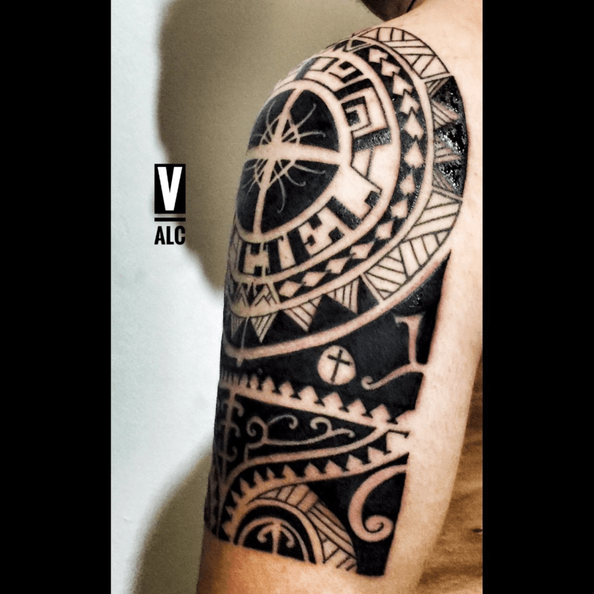 Tattoo uploaded by Víctor López  maori maoristyle tattoo tattooart  tattooartist brazo hombro upperarm shoulde Colombiatattoo colombian   Tattoodo