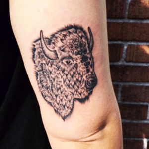 Erica Kraner, New Rose Tattoo | Portland, OR #pdxtattoos #newrosetattoo #linework #bison 