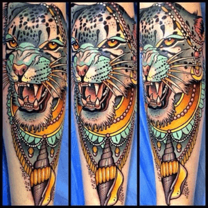 This incredibly handsome and fierce snow leopard was done by #SamClark at the Melbourne International Tattoo Convention a few years ago. Easily the best 6hrs I've spent hungover 😝 #leopard #crazycolour 