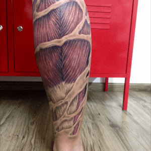#custom #tattoo #deaign #anatomy #leg #scrached #3D #color #skin #body #red #muscles #tenonts 