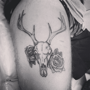 #deer #skulldeer #veado #rosas #roses #caveira #cabecadeveado #tattoo #JeffinhoTattow 