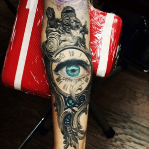 Rember_tattoos #eye #clock #hyperrealism  