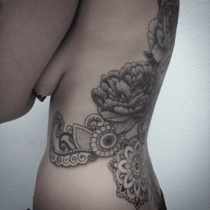 #tattoo #mandala #mandalatattoo #backpiece #lespetitspointsdefanny