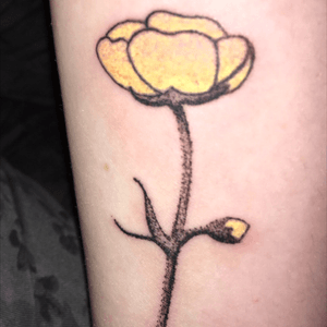 Latest ink by #Joseph at #TenaciousTattoo in Sheffield. Will post a better one once its healed. This buttercup symbolises strength in the face of my PTSD, being just over a year free from self harm, and my second mum, who helped facilitate it all. 