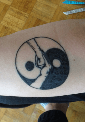 #chinese #TinTinTatouages #firsttattoo #yingyang   Done by adrien at tintintatouage 