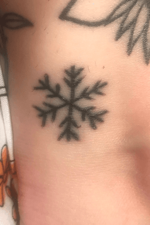 Snowflake tattoo done at the London Tattoo Collective by Guy Neutron from Love Hate Social Club London. #snowflake #tattoo #lovehatesocialclub #tattoocollective 