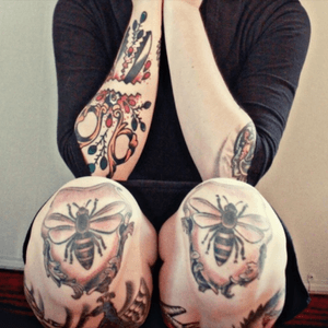 #megandreamtattoo #bumblebee #beesknees #savethebees A switch up with this idea would be perfect! 🐝🐝