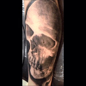 #blackandgrey #tattoo #everlast #skull #caveira#bishoprotary #realism #blackbook #black #leg #tattoos #sensegrey #blackwork #blackAndWhite 