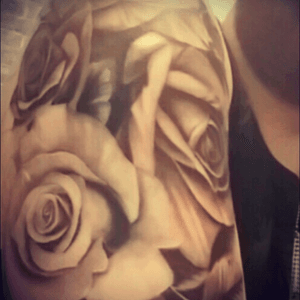 Rose half sleeve done by @lcanhamtattooer #rose #roses #rosetattoo #halfsleeve #Blackandwhite