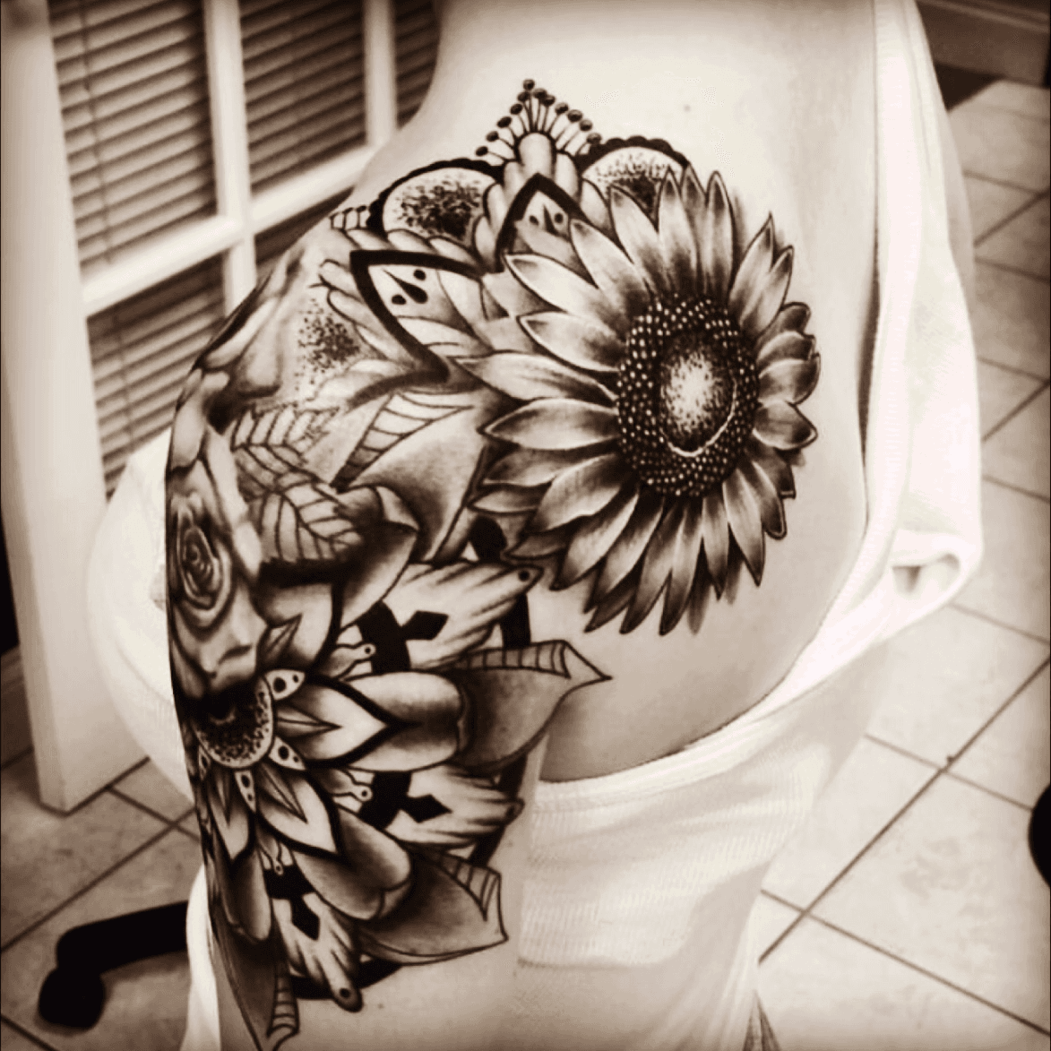 Bee With Sunflower Tattoo On Girl Right Back Shoulder