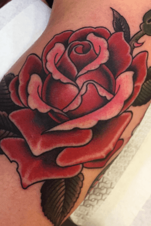 #rosetattoo #rose #besttattooartists #besttradtattoos #flower #tattoos #tattoodo #tattoooftheday 