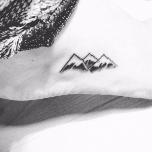 Mountains tattoo #mountaintattoo #ink #tattoo #legtattoo 
