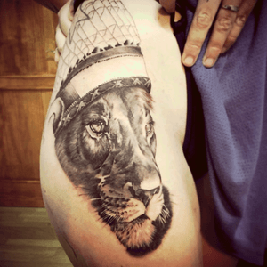 First session on beaut! #tattoo #lanzarote #lioness #nativeindianfeathers #blackandwhite 