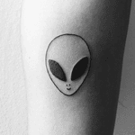 #alien #iwanttobelieve #tattoos #tattooapprentice #blacklines #ink