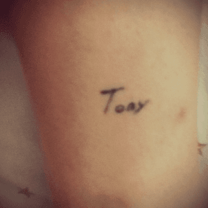 In my ex bfs handwriting😇 #leg #tattoo #tony #handwriting #rightleg #lowerleg #black #ink 