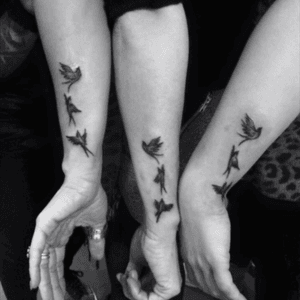 Tattoo with my two sisters.                                    #sistertattoos #sistersink 