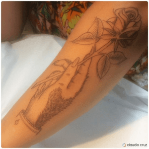 Tattoo - 15/12/2016 - #art #artwork #draw #drawing #design #desenho #ink #inked #paint #painting #tattooed #tattooing #tattooist #instatattoo #handcrafted #handmade #graphics #blackandgreytattoo #beautyandthebeast #rose #013 #nofilter #tattoodo #claudiocruz