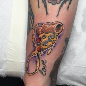 Little gap filler my boss did, i promise to love pizza infinity 🙌🏻😂 