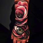 Amazing! #flower #rose #hyperrealism #eye 