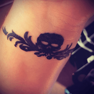 10 years from decision to #ink. I'll never regret this #tattoo! #Skull #DarrenShan #book #literature 