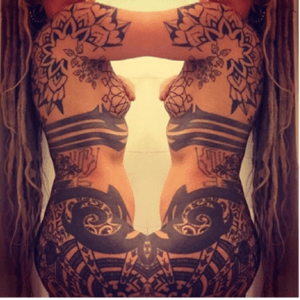 #healed #bumtattoo  #thightattoo  #maori influence #tribaltattoo #ethnic juxtaposition innit #Polynesian style tattoo #Samoan style tattoo  #fishtattoo #blackink #tribaltattoo  #tibetan #legtattoo #ongoing piece #tattoo #tattooedwomen #londontattooartist #tattoo #bodyofink #bodysuit #tattooedgirls #girlswithtattoos  #ihatetattoos  #londontattooartist #tattoo  