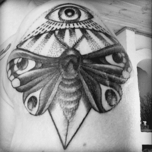 Fresh #dotwork #butterfly #moth #geomertry #eye 