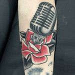 Mic and rose #microphone #rose #tattoosbyrodrigocanteras #lovehatenewyork 