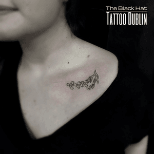 Theblackhattattoo.com.Each artist in The Black Hat tattoo studio has different skills, style and preferences but we all share the same passion for our art and the search of excellence. .We are proud to offer Dublin’s finest and stunning tattoo art from the various and talented tattoo artists that collaborate with us..#finelinetattoo #tattoo #tats #tattoodublin #dublin #ink #dublinart #tattoostudio #collarbonetattoo #tattooidea #tattooideas #besttattoos #bestplacetowork 