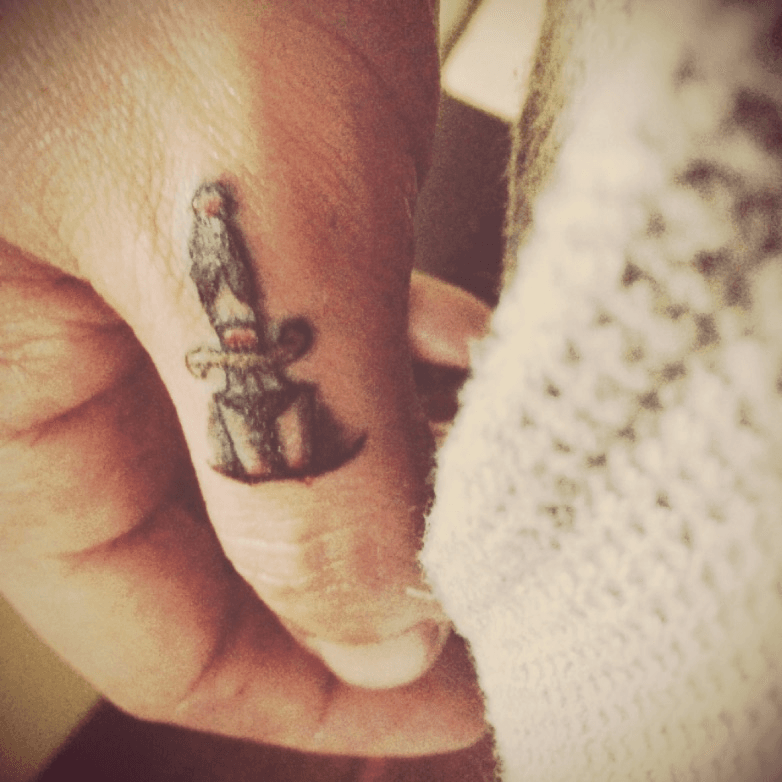 90 Daumen Tattoos für Männer  links und rechts Digit DesignIdeen  Mann  Stil  Tattoo  Thumb tattoos Tattoos for guys Small eagle tattoo