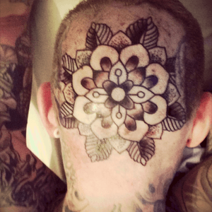 More work on head #headtattoo #flower 