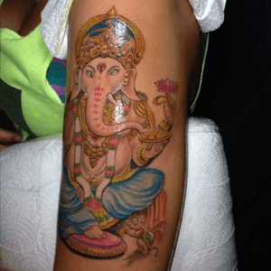 First tattoo abroad! #ganesh #ganeshtattoo #ganesha #thailand #kohphangan #tattooclub #den #Hinduism 