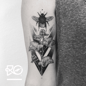By RO. Robert Pavez • Lapphumla • Studio Nice Tattoo • Stockholm - Sweden 2017  • #engraving #dotwork #etching #dot #linework #geometric #ro #blackwork #blackworktattoo #blackandgrey #black #tattoo #fineline #bombustattoo