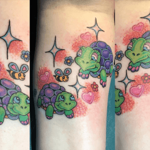 Bright colors and cuteness today. A mother and baby turtle to symbolize my clients mother-daughter relationship. Fun times! #art_in_motion_tattoo #kellytattooartist #customtattoo #turtletattoo #newschooltattoo #colortattoo #sparkletattoo #momanddaughter #tattoo #wasillatattoo #alaskatattoo #wasillaalaska #veteranowned @art_in_motion_tattoo