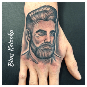 #bims #bimstattoo #bimskaizoku #barber #barbershop #blxck #blackink #blxckink #blxckink #tatouage #tatts #tatted #tattoo #tattoos #tattooed #tatto #tattooartist #tattooart #boy #handtattoo #paris #paristattoo #paname #ink #france #friends #8emeencre #champselysees #face #laplusbelleavenuedumonde