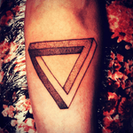 Penrose. #tattoo #tattoos #penrose #forearm #cologne #handpoke #handpoked #handpoketattoo #handpoketattooartist #shading #dotwork #dotworktattoo #triangle #escher 