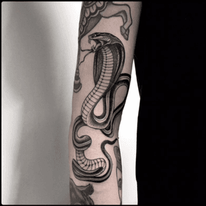 #black #cobra #snake #tattoo #blackwork #totemica #ontheroad 