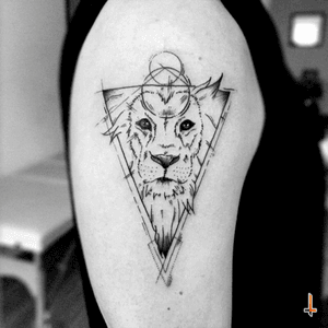 Nº238 From Mexico to Holland #tattoo #tatuaje #ink #inked #tinta #lion #liontattoo #geometric #geometry #sketchy #sketch #holland #wisdom #power #courage #justice #honor #bylazlodasilva