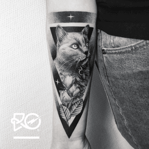 By RO. Robert Pavez • Feline Memories • Studio Nice Tattoo • Stockholm - Sweden 2017  • #engraving #dotwork #etching #dot #linework #geometric #ro #blackwork #blackworktattoo #blackandgrey #black #tattoo #fineline #cattattoo 
