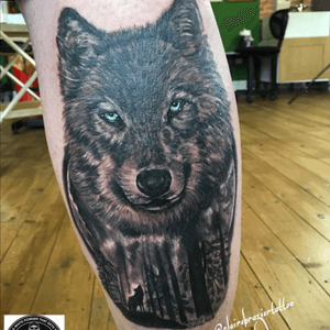 Completed this large custom design today on an awesome sitter, not always great for everyone on the calf. Wolf, moon and forest.....thanx Nick for travelling over! Had fun doing this!! 👍🏻 Proudly sponsored by @tattoolandsupplies #teamtattooland #tattoolanduk @tattoolandsupplies #tattoos #tattoo #worldfamousinks @worldfamousinks #ukartist #ukrealtattooists #tattoocollective #uktta @yayofamilia #yayofamilia @ezcartridgecouk #ezcartridges #clairebraziertattoo