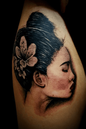 Geisha leg piece #geishatattoo #geisha #geishahead #tattoo #tattoos #cambridge #customink #tattooing #tattooartist 