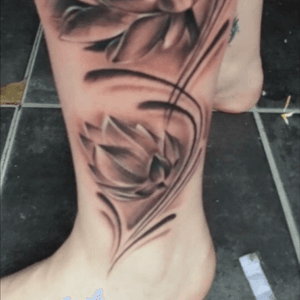 Bottom half of my water lily craig adorned tattoo ashley cross dorset #waterlillies #blackandgrey #adorned #dorset #uk 
